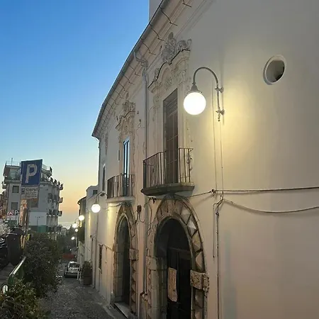 Palazzo Della Guardia Vietri